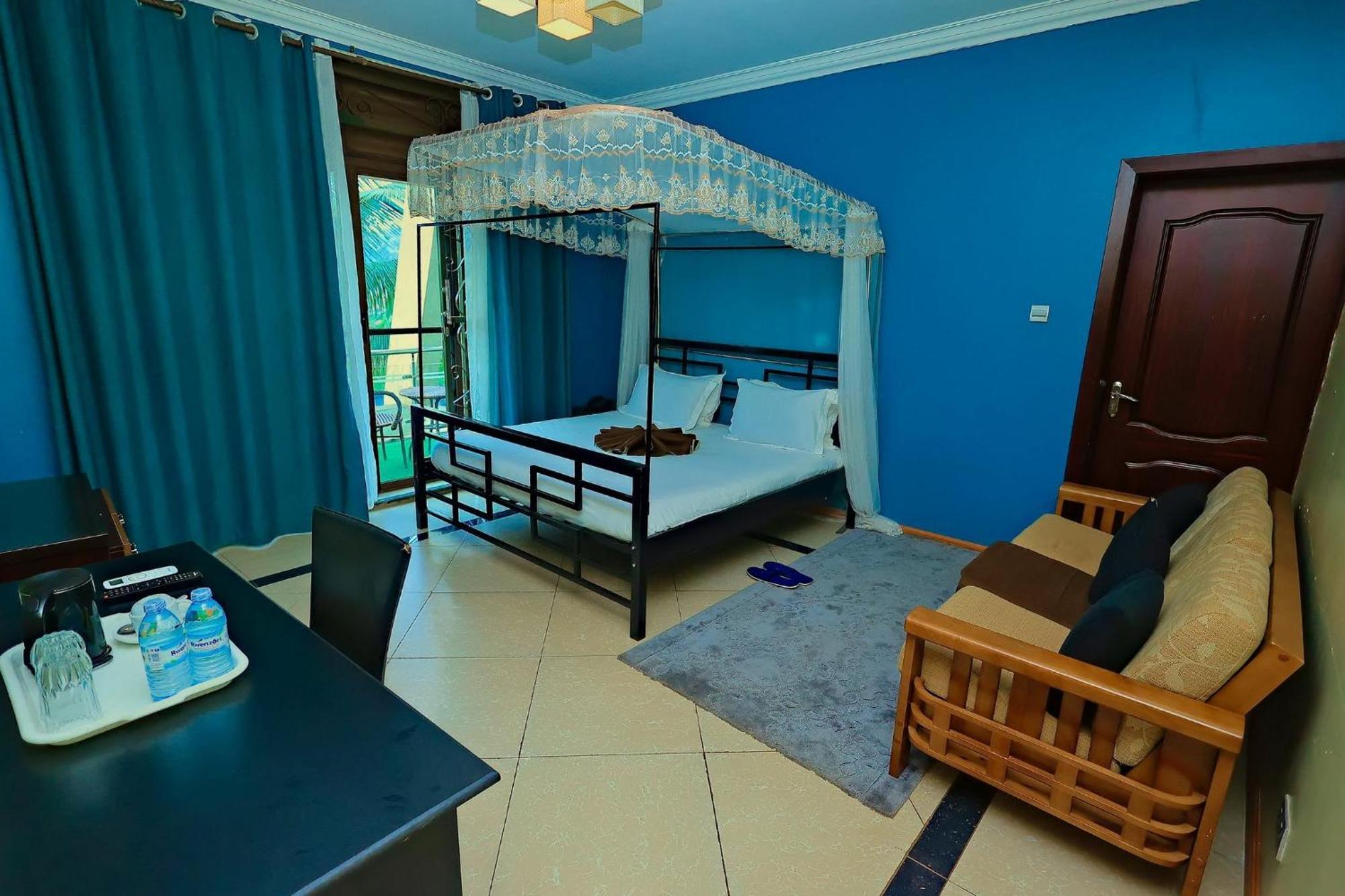 Shine Country Resort Hotel Naziba Esterno foto