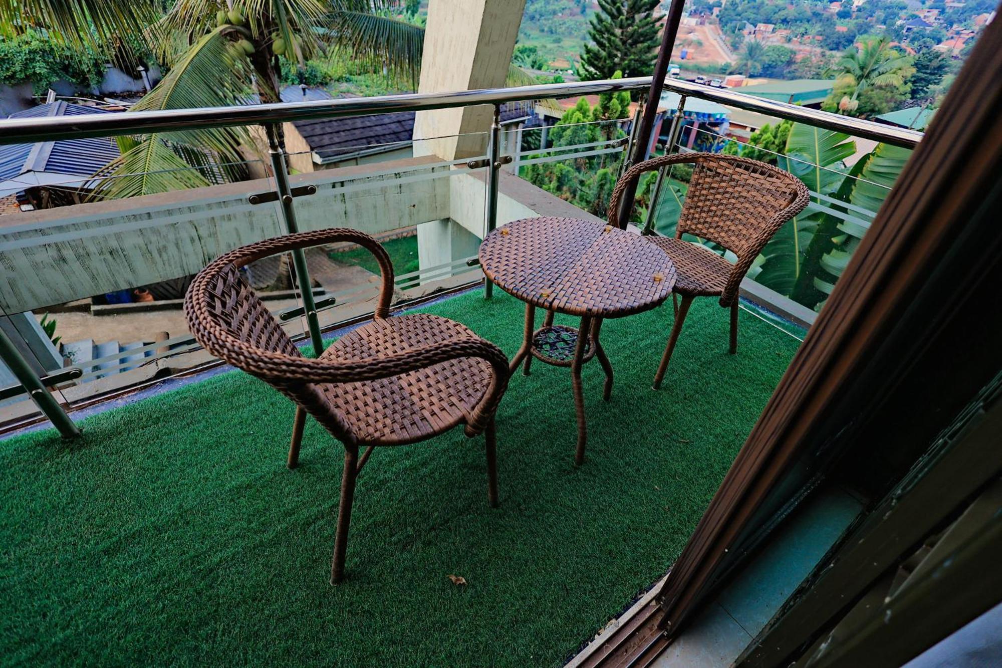 Shine Country Resort Hotel Naziba Esterno foto