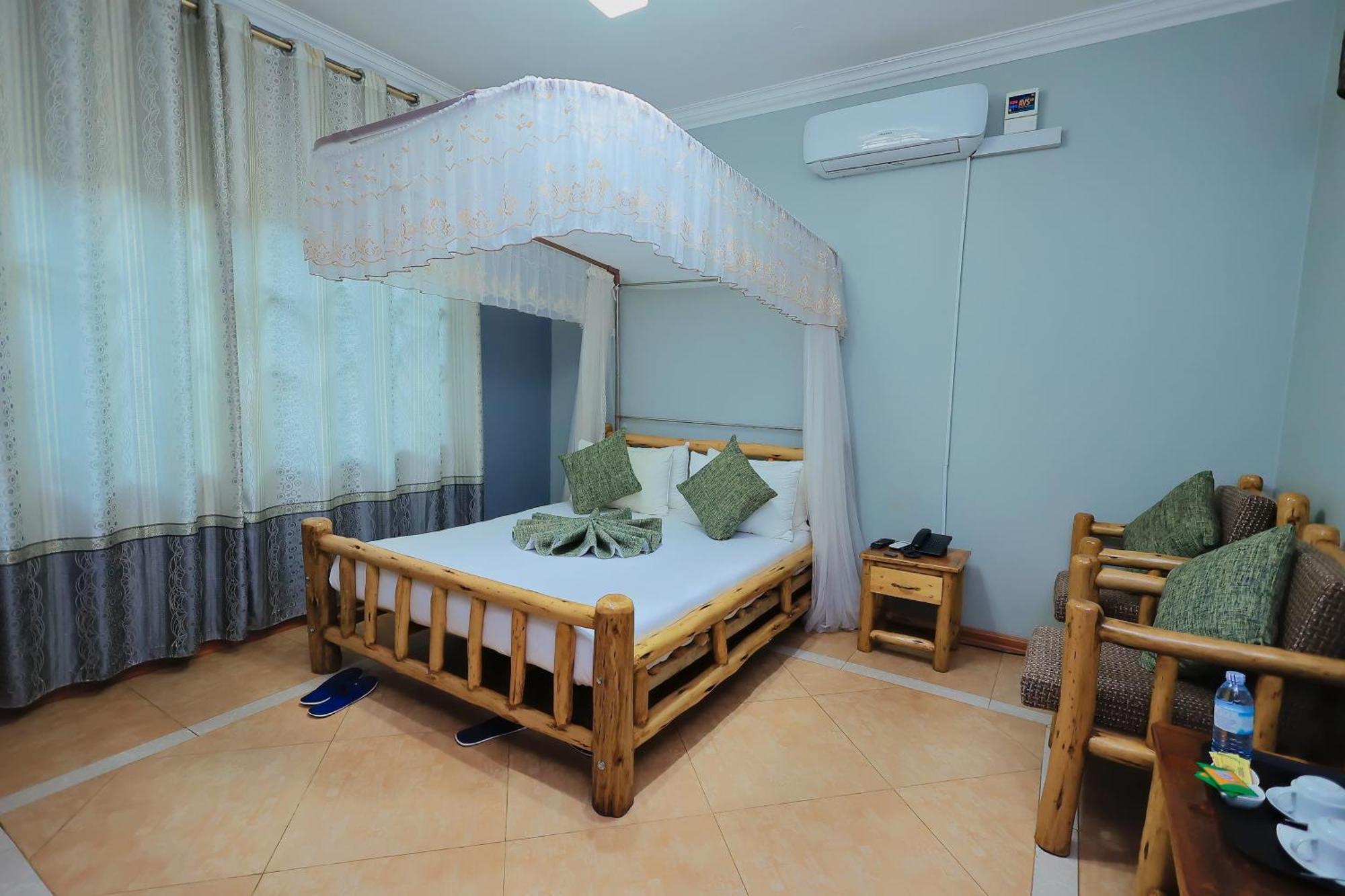 Shine Country Resort Hotel Naziba Esterno foto