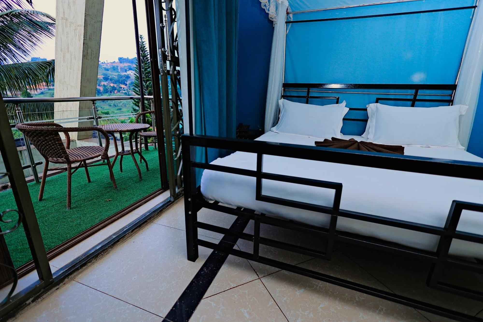 Shine Country Resort Hotel Naziba Esterno foto