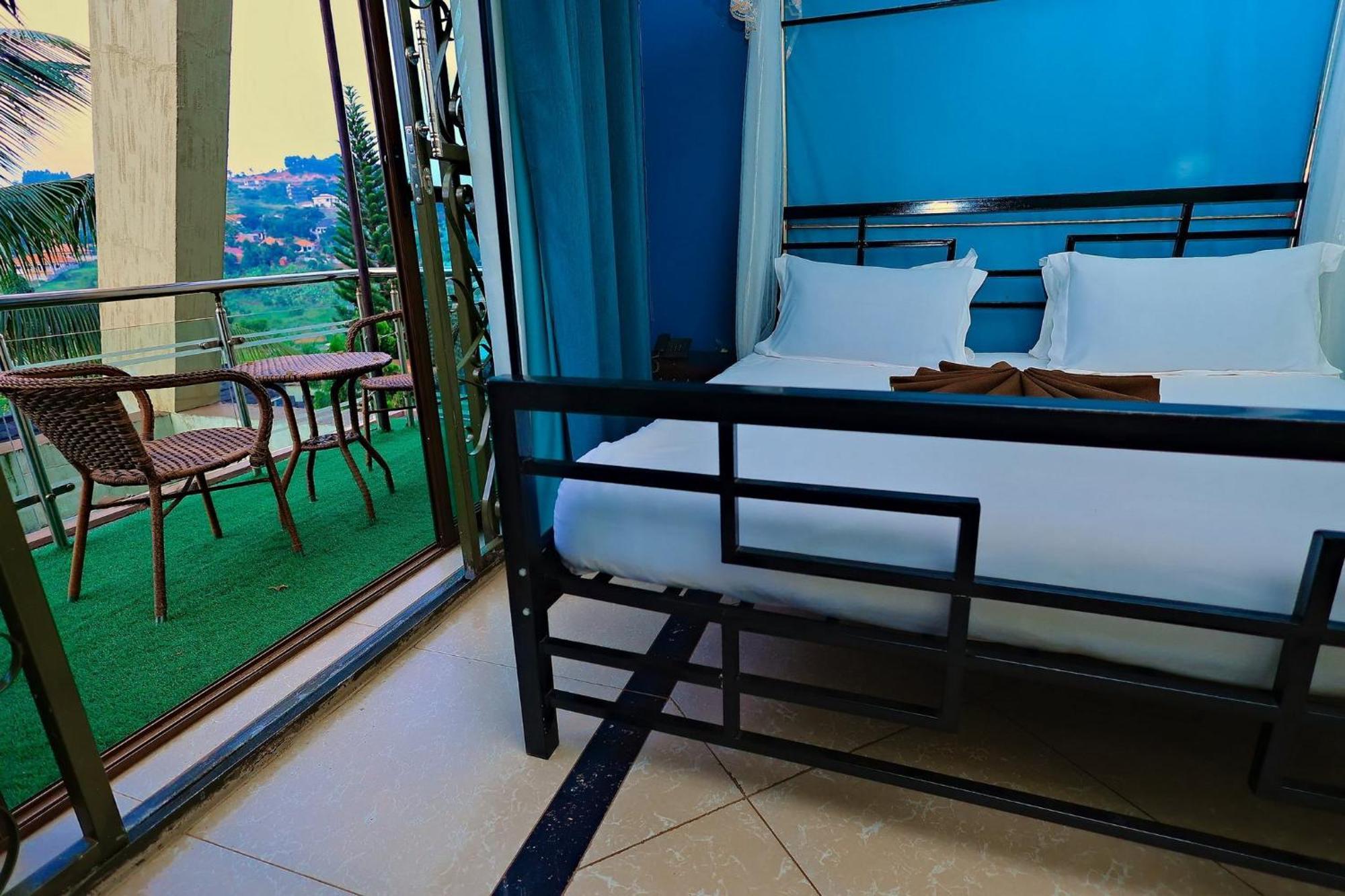 Shine Country Resort Hotel Naziba Esterno foto
